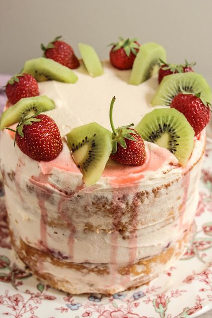 Strawberry And Kiwi Cake Strawberry Kiwi Cake, Book Redesign, Kiwi Dessert, Bunt Cake Recipe, Kiwi Cake, Delicious Strawberry Cake, Strawberry Poke Cakes, Birthday Dessert, Strawberry Cake Mix