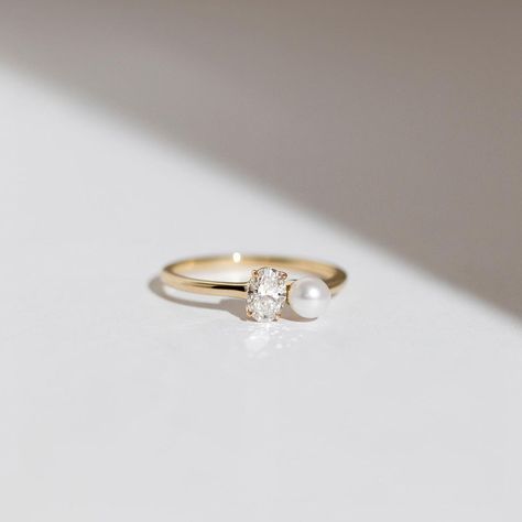 Introducing a new iteration of our Duet Ring with a oval diamond ✨ Duet, our take on a modern Toi et Moi ring. ‘Toi et Moi’ is French for… | Instagram Unique Stone Engagement Rings, Souls Meeting, Senior Rings, Sitting Side By Side, Small Engagement Rings, Simple Diamond Ring, Small Diamond Rings, Pearl Wedding Ring, Two Lovers