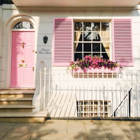 Dreamy Pink Shutters, London Quotes, Royal Borough Of Kensington And Chelsea, House England, Restaurants London, Outfit London, Winter London, London Wallpaper, Aesthetic London