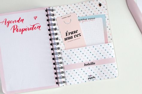 ¿Cómo hacer un bolsillo para tu agenda? Agenda Planner, Bullet Journal Inspo, Calendar Design, Happy Planner, Diy Paper, Art Journal, Bullet Journal, Cricut, Notebook