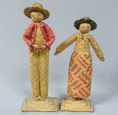 straw dolls, Mexico Wheat Weaving, Flax Weaving, Straw Art, Village Fete, Weaving Art, Basket Weaving, Folk Art, Art Reference, Brazil