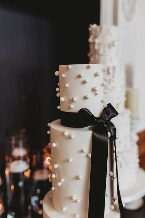 Wedding Cake or Sweet Treats | Thicket Priory Black And White Wedding Cake, Wedding Cake Pearls, Monochrome Weddings, Black And White Wedding Theme, Black White Parties, Black Wedding Cakes, White Wedding Theme, Modern Wedding Cake, White Wedding Cake