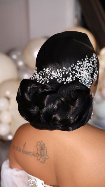 Black Bridesmaids Hairstyles, Black Brides Hairstyles, Bride Hairstyles Updo, Bridesmaids Hairstyles, Natural Hair Wedding, Black Wedding Hairstyles, Beautiful Bridal Hair, Bridal Bun, Bridal Hair Inspiration