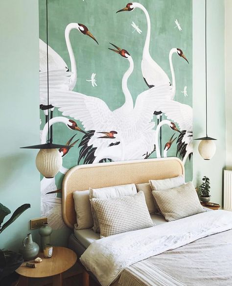 Green bedroom with Gucci green Heron wallpaper and cane headboard on Thou Swell #bedroom #bedroomdesign #interiordesign #heronwallpaper #gucciwallpaper #gucci Fresh Bedroom, Sage Green Bedroom, Interior Vintage, Wallpaper Pastel, 자수 디자인, Wallpaper Vintage, Design Del Prodotto, Bedroom Green, Wallpaper Bedroom