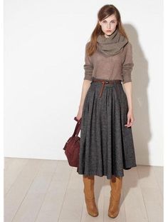 Stylish Librarian Fashion on Pinterest | Librarian Style ... Midi Skirt Boots, Sukienki Maksi, Áo Blu, Rok Outfit, Skirts With Boots, Mode Casual, Stil Inspiration, Couture Vintage, Modieuze Outfits