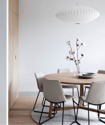 Circular Dining Room, Modern Dining Room Lighting, Apartment Dining Room, Round Dining Room Table, Circular Dining Table, Apartment Dining, Minimalist Dining Room, Dining Room Remodel, Round Dining Room