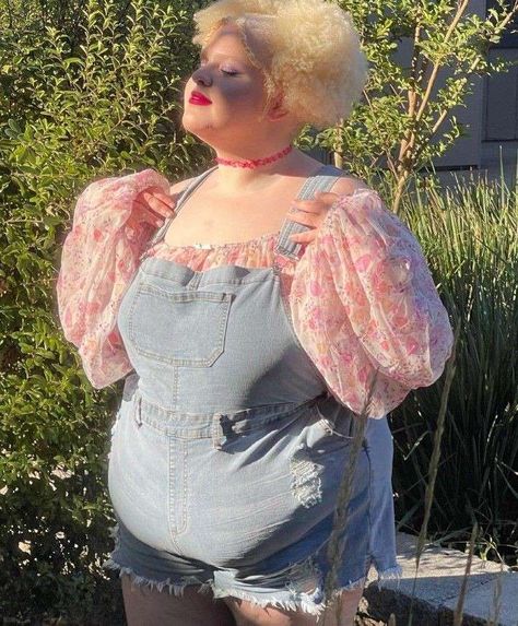 Fashion Curvy Women, Plus Size Kawaii, Funny People Pictures, People Pictures, Fashion Curvy, Curvy Girl Outfits, Curvy Outfits, Really Funny Pictures, Aesthetic Outfits