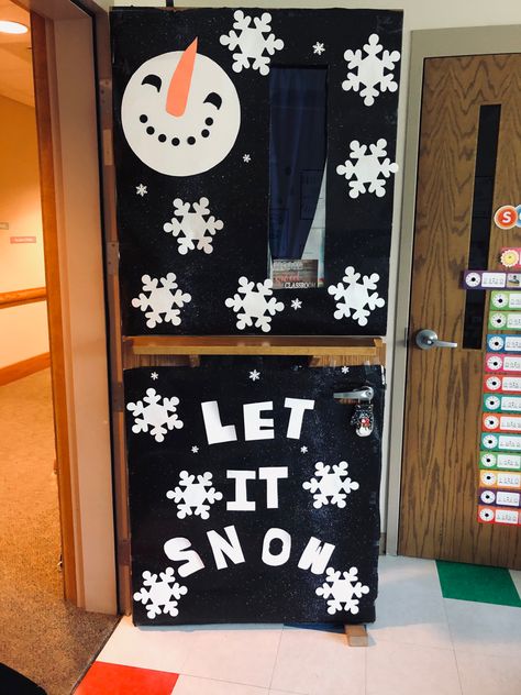 Snow Classroom Door, Let It Snow Door, Winter Classroom Door, Teacher Door Decorations, Holiday Door Decorations, Classroom Christmas Decorations, Winter Classroom, Teacher Doors, I Love Snow