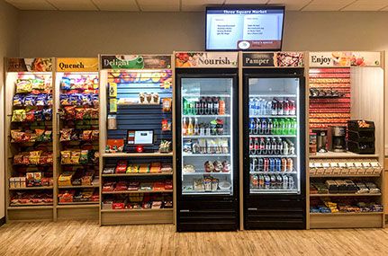 Small Snacks Shop Design, Vending Machine Store, Mini Grocery Store Design Small Spaces, Mini Market Store Ideas, Micro Market, Small Shop Design, Supermarket Design Interior, Store Shelves Design, Small Market