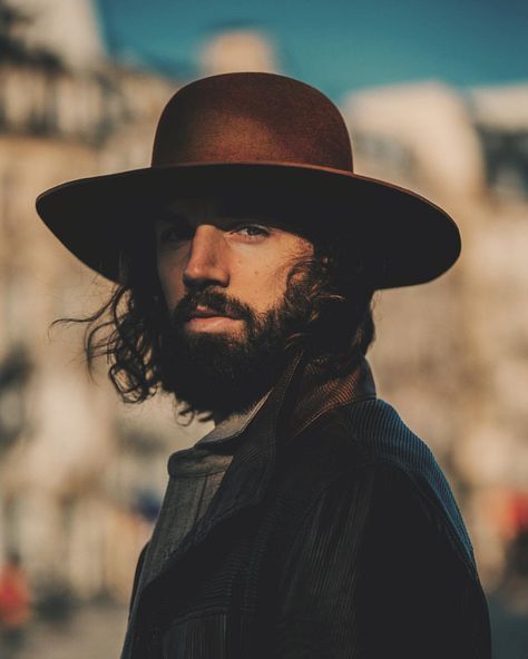 Style Mens Felt Hat, Hipster Hat, Dj Photography, Paris Fashion Week Men, Street Style 2018, Trend Analysis, Mens Fashion Photography, The Best Street Style, Street Style Paris