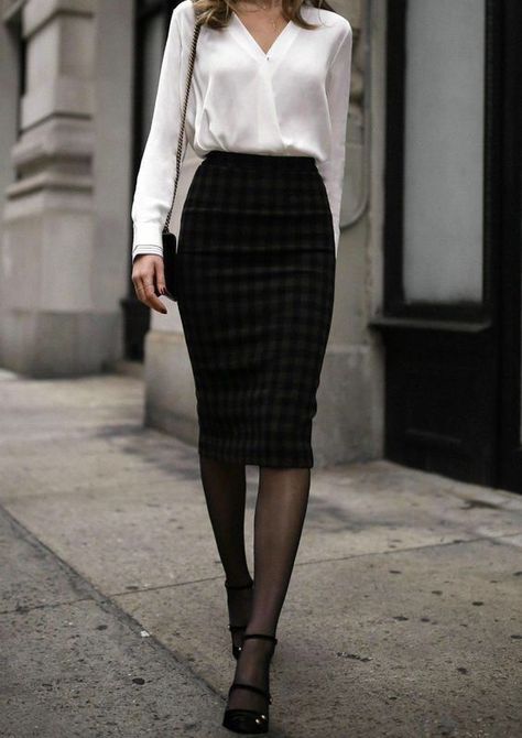 Women's Business Outfits, Pencil Skirt Outfits Classy, Your Mine, Professional Skirt, Classy Skirts, Business Professional Outfits, Pencil Skirt Outfits, Rock Outfit, Business Outfits Women