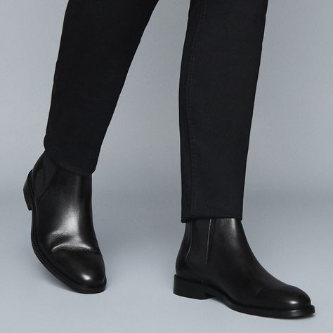 Look Casual Hombre, Stylish Men Wear, Gents Shoes, Chelsea Boots Black, Black Leather Chelsea Boots, Style Masculin, Classy Outfits Men, Classy Suits, Botas Chelsea