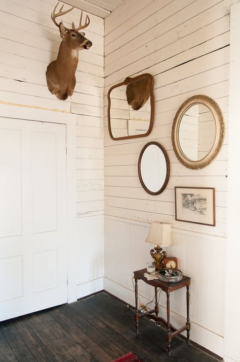 Des says one of her favorite DIY projects was "ripping out all of the drywall in the home to find shiplap walls and beadboard ceilings." Bead Board Walls, Shiplap Wall Diy, Shiplap Walls, Beadboard Ceiling, Diy Shiplap, I Love Lamp, Home Apartment, Wood Chest, Repurposed Items