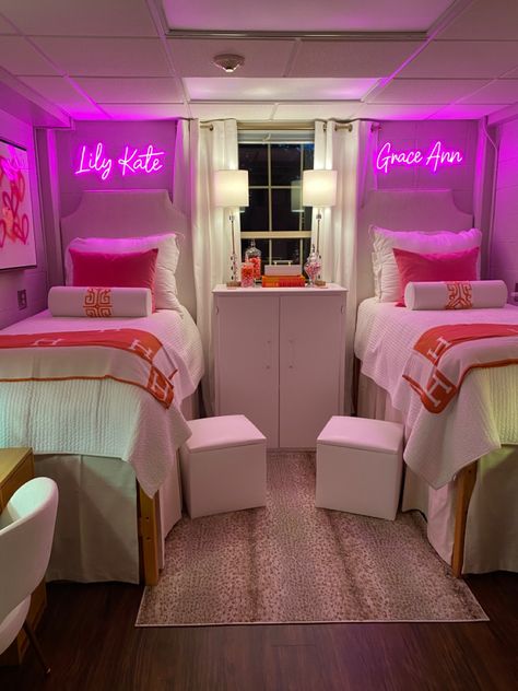 Cute Dorms For Two, Ole Miss Dorm Room Rh3, Bama Dorm Room Ideas, Pink Theme Dorm Room, Pink Dorm Rooms Ideas, Red And Pink Dorm Room, Trendy Dorm Room Ideas Preppy, Orange Pink Dorm Room, Pink And Orange College Dorm