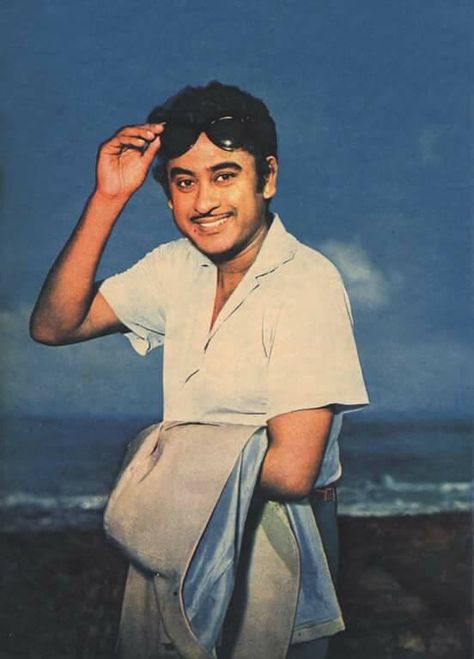 Tribute to KISHORE KUMAR on birth anniversary. Remembering the legendary singer, prolific actor, the versatile genius #KishoreKumar. Tell us which are your favourite songs of him? Kishor Kumar, Kishore Kumar Songs, Egyptian Movies, Elder Brother, Ashok Kumar, Indian Classical Music, Kishore Kumar, Hema Malini, Film Icon