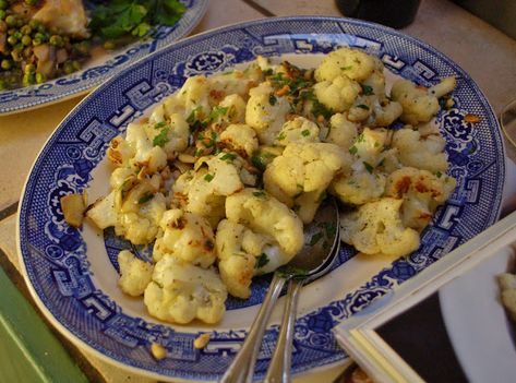 Ina Garten Cauliflower, Cauliflower Leek Soup, Cauliflower Side Dish, Roasted Garlic Cauliflower, Spice Garden, Csa Recipes, One Dish Dinners, Leek Soup, Dinner Sides