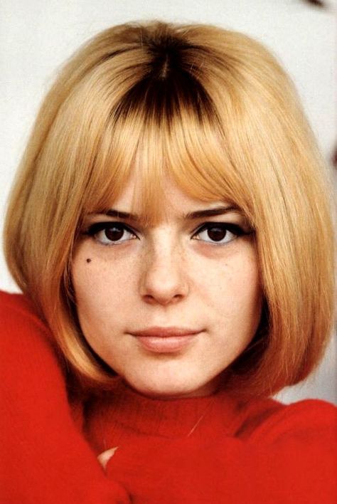 france gall I 60s bob 60s Bob, French Pop, Rock And Roll Girl, France Gall, People Dancing, French Hair, Pop Singers, Beauty Tutorials, Looks Style