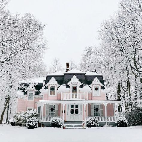 Country Living on Instagram: “A frosted pink fairytale come true 🏰💕 #regram @angrybaker” Mansion Exterior, Winter Cottage, Unique House Design, Pink House, Cute House, Pink Houses, Luxury Homes Dream Houses, Dream Apartment, Sims House