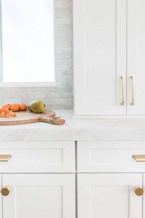 White Kitchen Cabinets With Quartz, Natural Light Kitchen, Cape Kitchen, Salt Interiors, Pure Salt Interiors, Entry Kitchen, Beach Kitchen, White Shaker Kitchen, Pure Salt