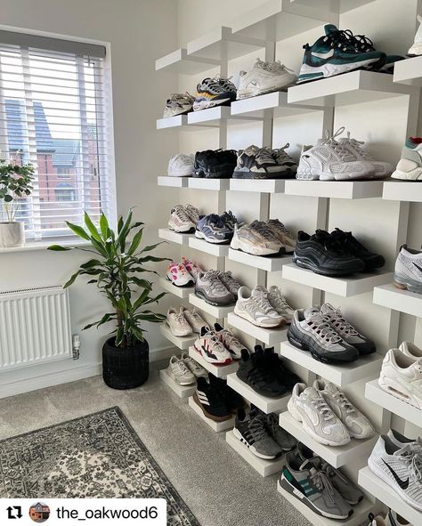 IKEA Hackers | Ideas & Hacks on Instagram: “Sneaker wall @the_oakwood6 made with LACK shelving units. Mighty fine way to show off the collection. #shoesoftheday #sneakers…” Garage Shoe Storage, Cabinet Hacks, Wall Shoe Storage, Ikea Shoe Storage, Shoe Storage Hacks, Ikea Lack Shelves, Dream Dressing Room, Ikea Shoe Cabinet, Ikea Uk