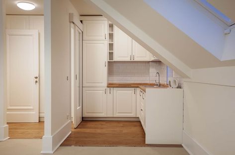 Small kitchen in an attic apartment Attic Kitchen Small, Tiny Kitchen Ideas Apartments, Attic Kitchen Ideas, Kitchen Apartment Ideas, Small Attic Apartment, Attic Kitchen, Don't Overthink, Small Apartment Kitchen, Loft Kitchen