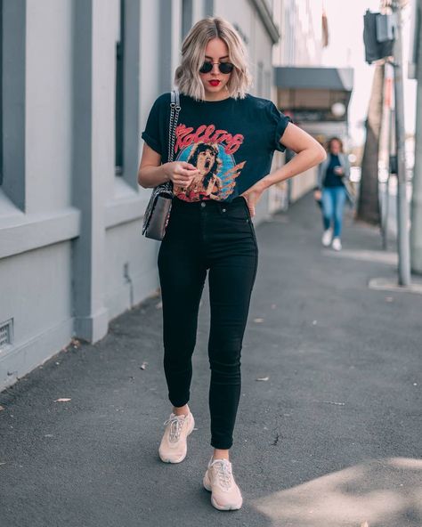 ★ LIAN GALLIARD on Instagram: “Adding a bit of funk to an all-black look 🖤 Full look via @theiconicau, tap for brands!” Spring Weekend Outfit, Weekend Outfit Ideas, Casual Summer Outfits For Women, Looks Black, Weekend Outfit, Tshirt Outfits, Outfits Casual, Casual Summer Outfits, Spring Outfits Casual