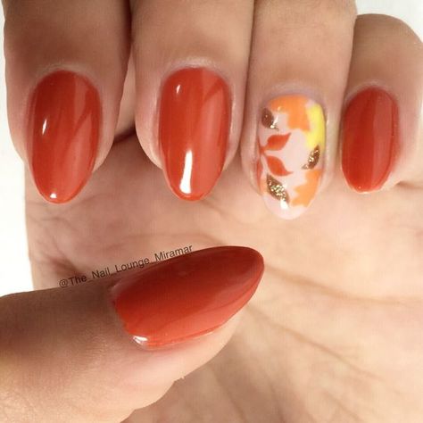 50 Fall Nail Art ideas and Autumn Color Combos to try on this season - Hike n Dip Orange Manicure, Pedicure Gel, Fall Leaves Nail Art, Popular Nail Colors, Fall Acrylic, Gel Pedicure, French Pedicure, Simple Fall Nails, Fall Nail Trends