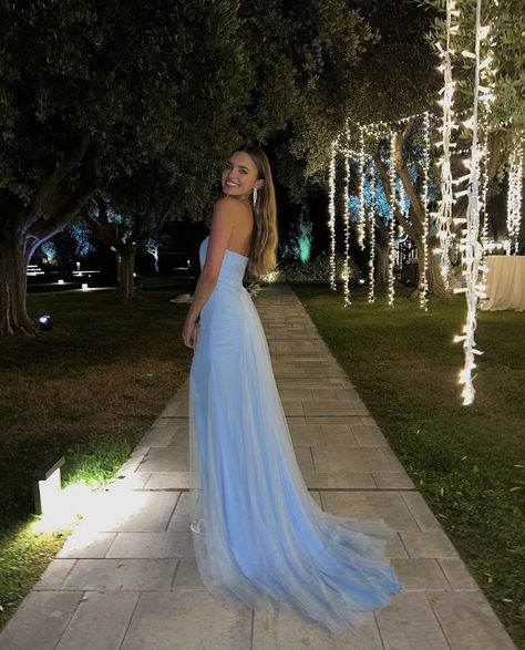 Katerina Berezhna, Blue Long Prom Dresses, Hoco 2023, Post Prom, F1 Wags, Prom Picture Poses, Prom Photoshoot, Prom Poses, Strapless Prom Dresses