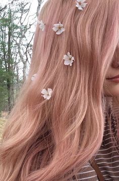 Rose gold Hip Hairstyles, Fluttershy Aesthetic, Mlp Fashion, Mlp Designs, Ulzzang Friends, Loona Aesthetic, Rose Gold Aesthetic, Gold Hair Colors, Hair Color Rose Gold