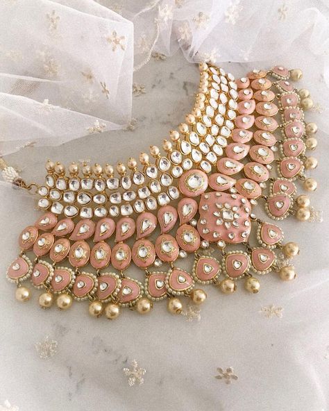 Pastel Jewelry, Bridal Jewellery Inspiration, Wedding Jewelery, Kundan Jewellery Bridal, Bridal Jewels, Indian Jewelry Earrings, Wedding Jewelry For Bride, Perhiasan India, Style Africain