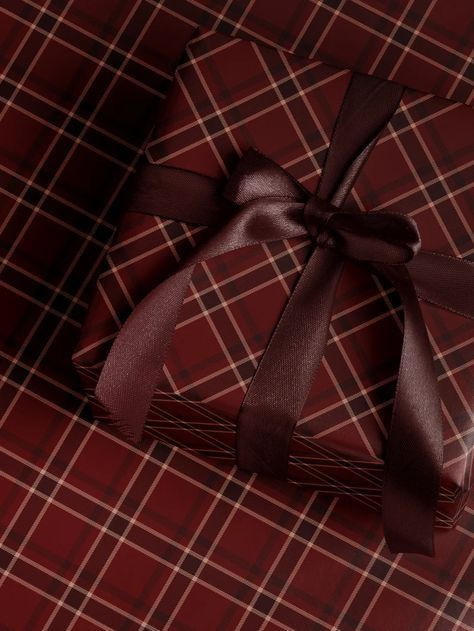 Red Plaid Wrapping Paper Holiday Gift Wrap Tartan Gift Wrap - Etsy Classy Christmas Gift Wrapping, Tartan Christmas Wrapping, Elegant Christmas Wrapping Paper, Plaid Gift Wrapping Ideas, Red Christmas Wrapping Paper, Christmas Aesthetic Wrapping Paper, Birthday Wrapping Ideas For Men, Christmas Wrapping Paper Aesthetic, Gift Wrap Pattern