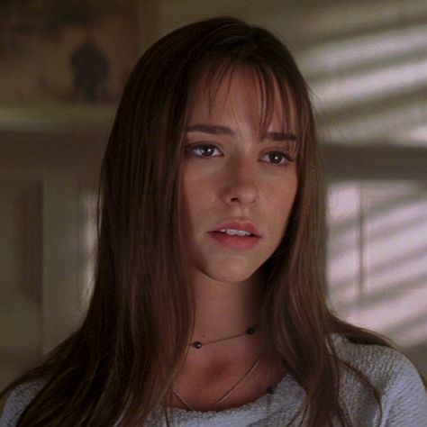 Jennifer Love Hewitt - Julie James Jennifer Love Hewitt Hair 90s, 90's Jennifer Love Hewitt, Jeniffer Love Hewitt, Jennifer Love Hewitt Young, Jennifer Hewitt, 90's Makeup, James Hewitt, Julie James, Terror Movies