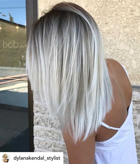 Platinový Blond, Winter Hair Color Trends, Hair 50, Balayage Hair Color Ideas, Icy Blonde Hair, Silver Blonde Hair, Kadeřnické Trendy, Blond Balayage, Latest Hair Color