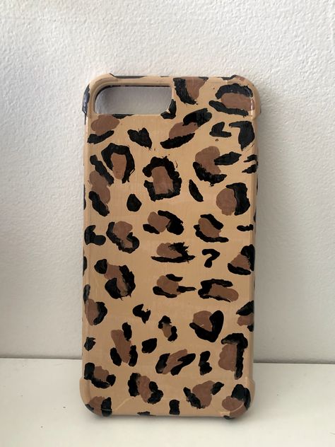 DIY Painted Phone Case  #diy #paint #painting #phonecases #phonecasedesign #cheetah #cheetahprint #crafts #art #quarantine #quarantineideas Diy Painted Phone Case, Phone Case Ideas Paint, Painted Phone Case Diy, Phone Case Painting Ideas, Leopard Drawing, Painted Phone Case, Cheetah Print Wallpaper, Phone Case Diy Paint, Homemade Paint