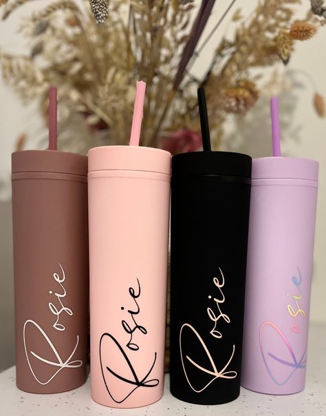 Thanks for visiting my store!  MORE STOCK ON THE WAY!! These stunning tumblers can be personalised with a name of your choice.  I currently have in stock black, pink, lilac and a burgundy/ brown colour. I have all colours of vinyl so please let me know which colour combination you would like.  These tumblers are double walled to keep your drinks cool and are reusable  **Please do not put your cup through the dishwasher  If you have any questions then please feel free to drop me a message  Thank Cup Branding Design, Aesthetic Business Ideas, Birthday Tumblers Ideas, Plastic Cups Design, My Bottle, Cup Business, Personalised Tumbler, Lux Gifts, Branded Mugs