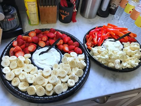 Pokemon-Themed 7th Birthday Party - Fab Everyday Pokemon Diy Birthday Party, Pokemon 30th Birthday, Pokemon Fruit Tray, Pokemon Veggie Tray, Diy Pokemon Cake, Pokemon Birthday Party Food, Diy Pokemon Party Decorations, Cream Cauliflower, Birthday Cake Diy