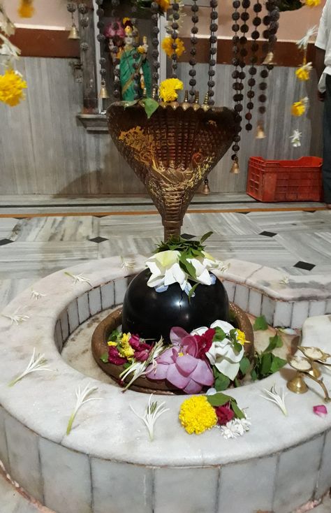 Shiv Mandir Snapchat Story, Mahadev Temple Snap, Shivling Snapchat Story, Shivling Aesthetic, Shiv Mandir Snap, Shivling Snap, Shiv Linga Lord Shiva, Mahadev Snap, Shivling Images