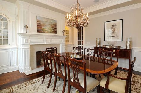 Traditional dining room with fireplace and chandelier Formal Dining Room Ideas, Chandelier French, Dining Room Fireplace, Traditional Dining Rooms, Dining Room Remodel, Traditional Dining, Dining Room Ideas, Traditional Dining Room, Dining Lighting