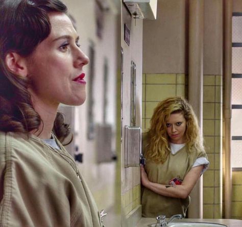 Nicky Nichols and Lorna Morello (Orange Is The New Black) Nicky Nichols Lorna Morello, Nicky Orange Is The New Black, Orange Is The New Black Aesthetic, Nicky And Lorna, Oitnb Nicky, Lorna Morello, Oitnb Memes, Nicky Nichols, Danielle Brooks