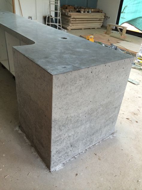 Concrete Coffee Bar, Concrete Cafe, Salon Equipment Furniture, Concrete Bar, Cafe Counter, Corner Cafe, Bakery Design Interior, Retail Store Interior Design, Concrete Countertop