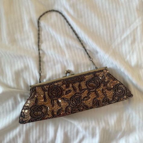 Floral Haven Store on Instagram: "Just dropped the most beautiful brown 90s purse with sequins and beaded detailing. I’ve been collecting vintage pieces over the last couple months and I’m excited to show you all the gems I’ve picked up along the way. Link in bio to shop or search floralhavenstore on depop 🤎🧸" Prom Bag Aesthetic, 90s Purses Vintage, Hermione Bag, 90s Purses, 90s Bags, Vintage Bags And Purses, Formal Bags, 90s Bag, Formal Bag