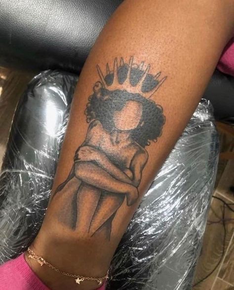 Afro Tattoo, Girl Thigh Tattoos, African Tattoo, Favorite Tattoos, Dibujos Tattoo, Snakebites, Queen Tattoo, Black Girls With Tattoos, Tattoos For Black Skin