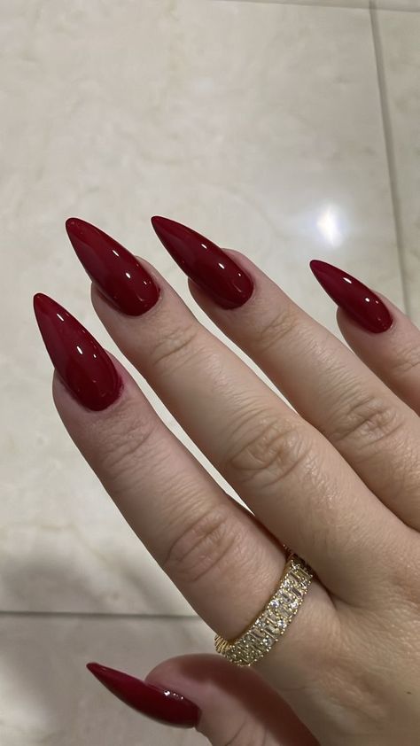 Dark Cherry Red Nails Stiletto, Dark Red Long Almond Nails, Selina Kyle Nails, Dark Red Stilleto Acrylic Nails, Dark Red Stilleto Nails, Pointy Red Acrylic Nails, Wine Red Stiletto Nails, Red Nails Pointy, Dark Red Nails Stiletto