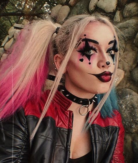 Harley Quinn Clown Costume, Harley Quinn Makeup Red And Black, Trucco Harley Quinn, Black Harley Quinn Makeup, Harley Quinn Face Paint, Harley Quinn Makeup Halloween, Harley Quinn Outfit Ideas, Harley Quinn Makeup Ideas, Face Painting Ideas For Adults