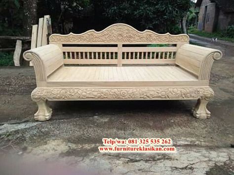 Desk Modern Design, Ruang Tv, Sofa Santai, Crockery Unit Design, Sofa Design Wood, Teak Patio Furniture, Wood Chair Design, Wood Carving Furniture, Wooden Sofa Set Designs