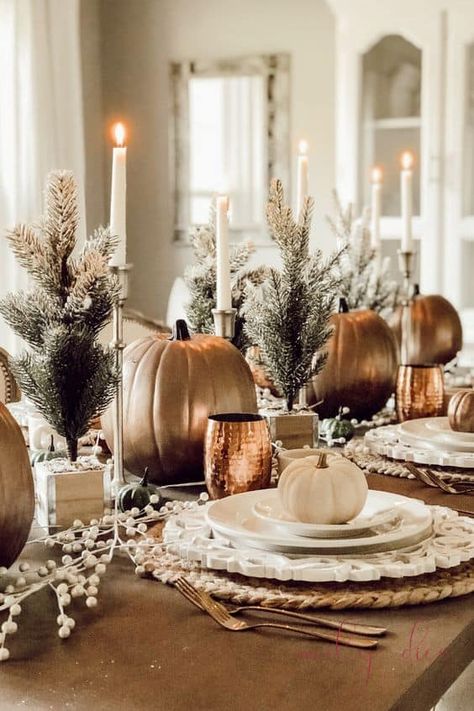 Thanksgiving Table Settings Rustic, Thanksgiving Table Settings Centerpieces, Thanksgiving Table Settings Elegant, Rustic Thanksgiving Table, Thanksgiving Dinner Table Decorations, Halloween Chic, Thanksgiving 2023, Rustic Thanksgiving, Autumn Dining