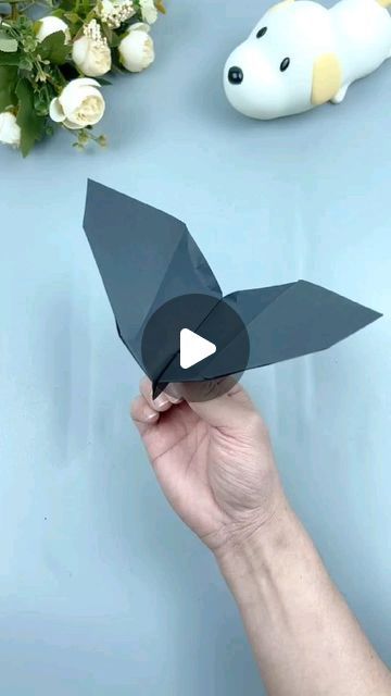 Paper Bats Diy, Bat Origami Easy, Bat Paper Plane, Flying Bat Craft For Kids, Bat Wings Folded, Origami Flying Bat, Paper Bats, Paper Flower Diy, Woodworking Art