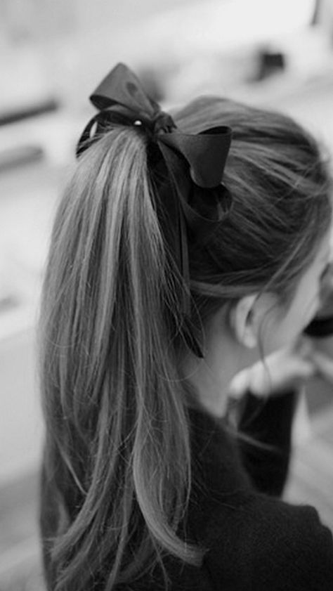 #high ponytail #black bow #ribbon #simple Fishtail Braid, High Ponytails, Hair Envy, Great Hair, Hair Dos, Beach Waves, About Hair, Ponytail Hairstyles, Gorgeous Hair