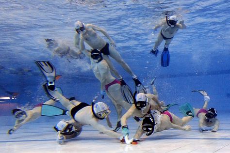 Underwater Hockey, I Love Swimming, Water Polo, Submarine, Hockey, Art Inspiration, Swimming, Water, Ice Hockey