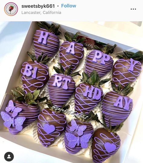 Purple And Black Chocolate Covered Strawberries, Purple Birthday Strawberries, Purple Dipped Strawberries, Purple Chocolate Strawberries, Chocolate Covered Strawberries Purple, Purple Chocolate Covered Strawberries, Edible Arrangements Diy, Purple Strawberries, Birthday Strawberries